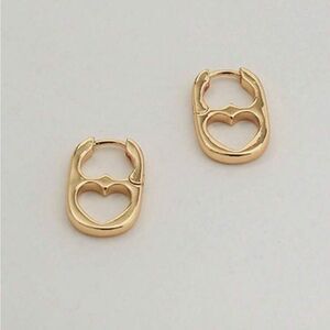 Heart Hoop Earrings Q310
